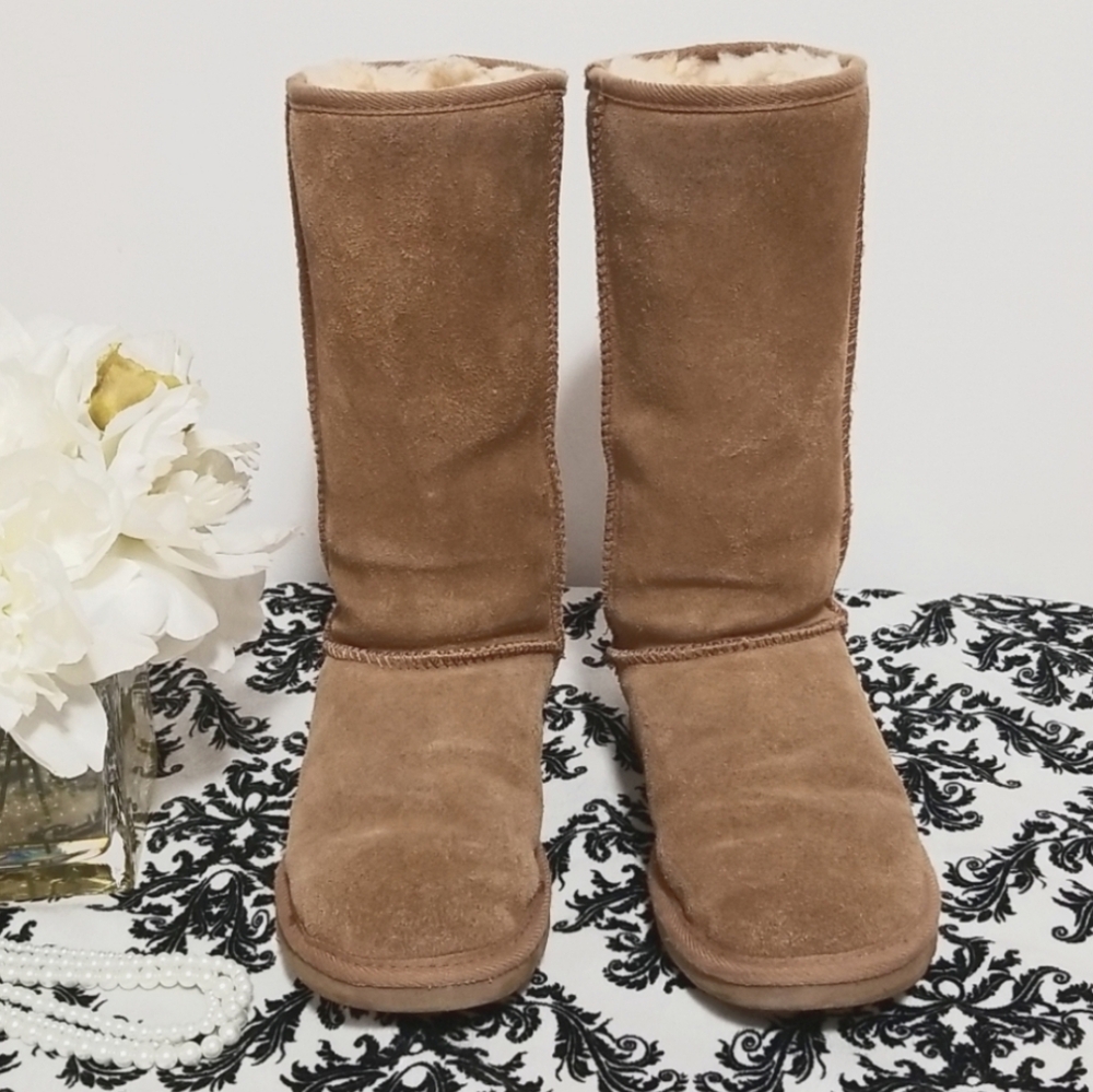 Minnetonka Brown/Tan Leather Sheepskin Lined Tall Boots